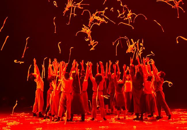 群舞《红船》入围2018年全国舞蹈展演、第五届全国大学生艺术节展演艺术表演类乙组二等奖.jpg