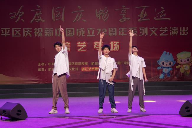 17厉害我的国.jpg